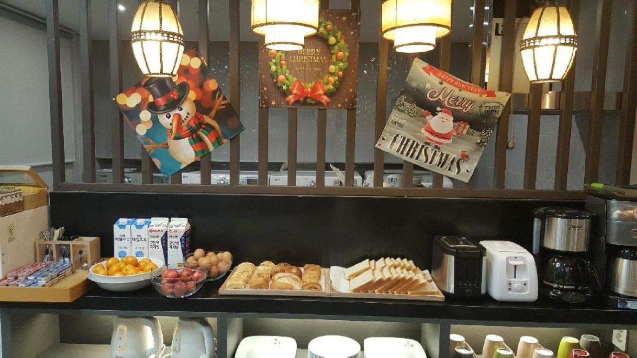 J-Honor Guesthouse Сеул Экстерьер фото