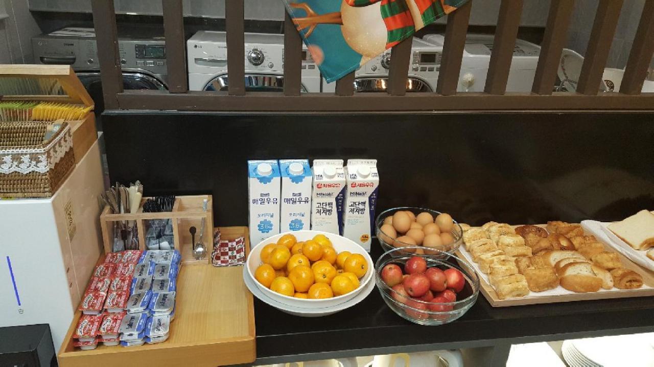 J-Honor Guesthouse Сеул Экстерьер фото