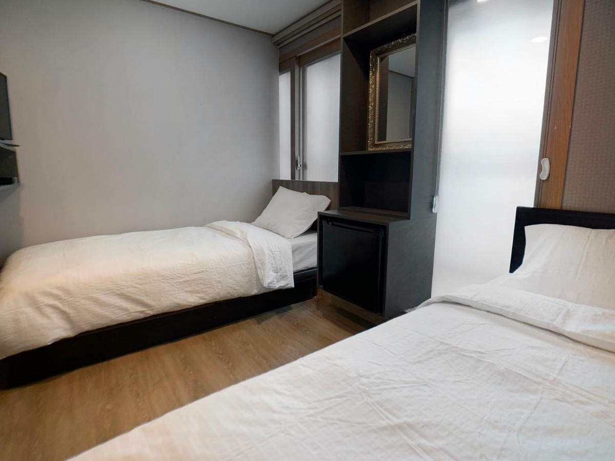 J-Honor Guesthouse Сеул Экстерьер фото
