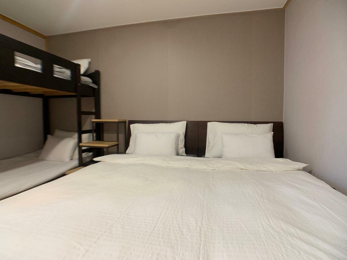 J-Honor Guesthouse Сеул Экстерьер фото