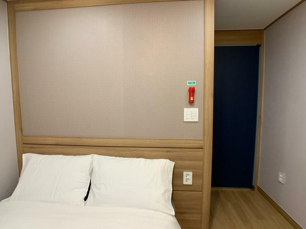 J-Honor Guesthouse Сеул Экстерьер фото